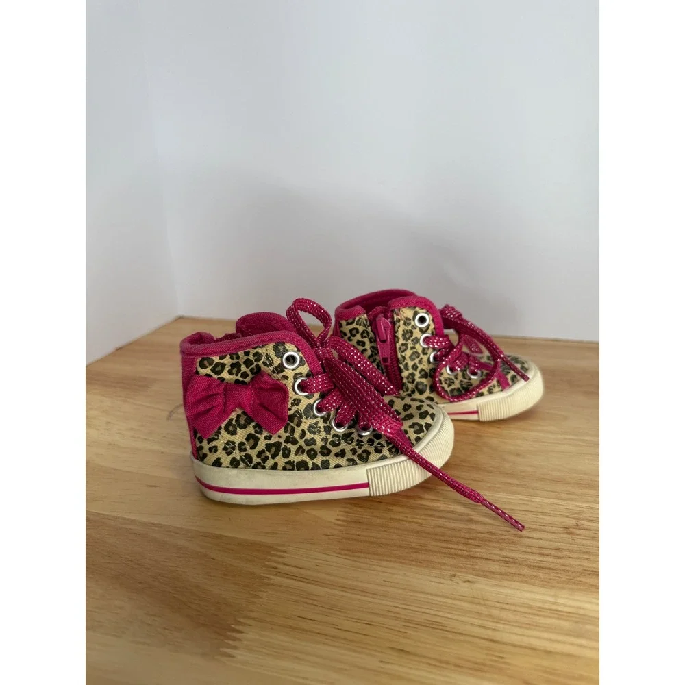 Genuine Kids from OshKosh Toddler Leopard Print‎ Sneakers – Size 3